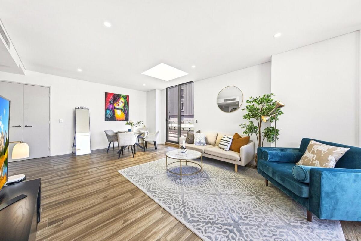 Apartment Lumiere 3br Serene Retreat - Views, Parking, Gym, Pool