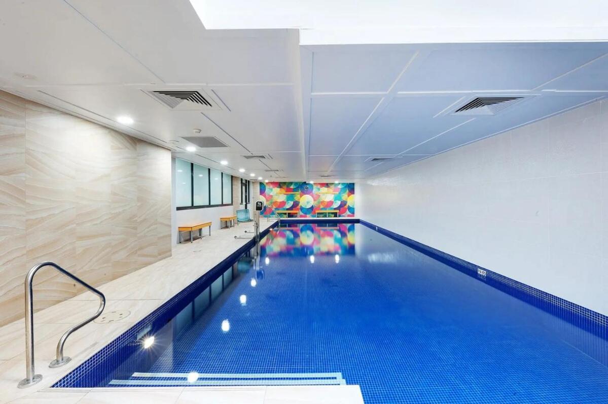 Apartment Lumiere 3br Serene Retreat - Views, Parking, Gym, Pool Sydney