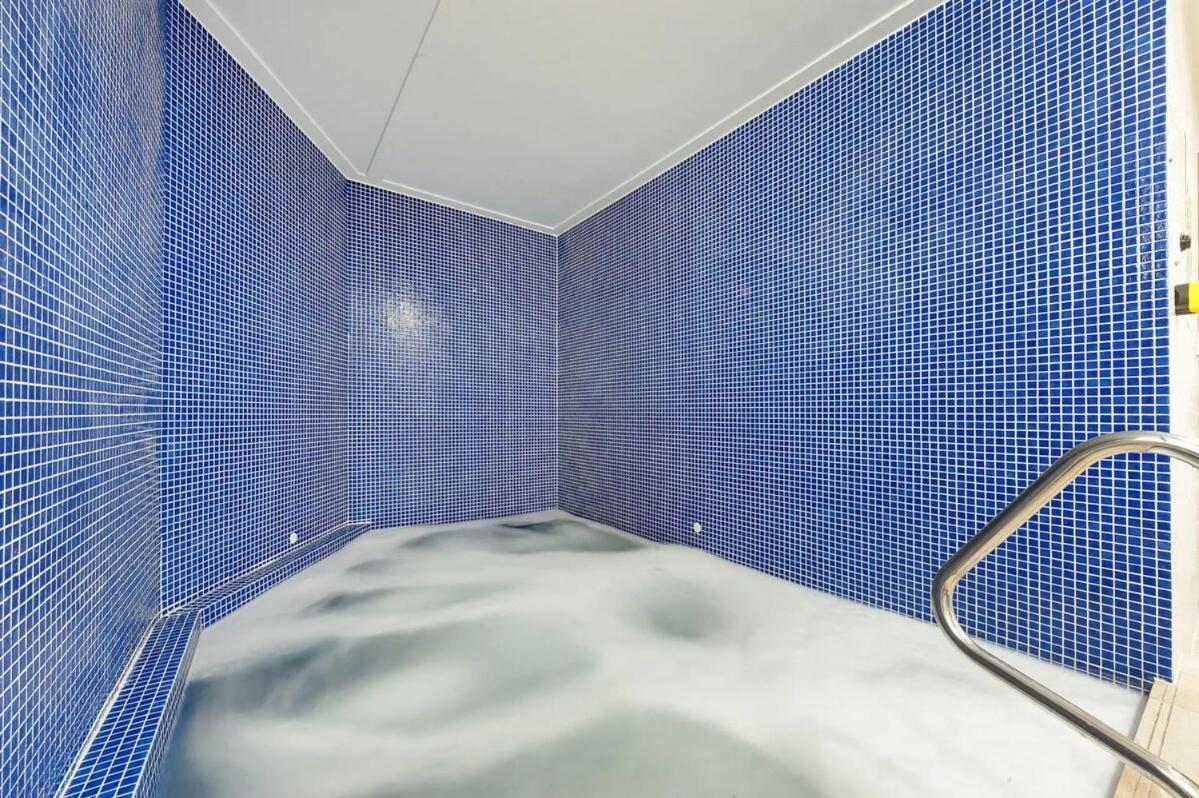 Apartment Lumiere 3br Serene Retreat - Views, Parking, Gym, Pool *
